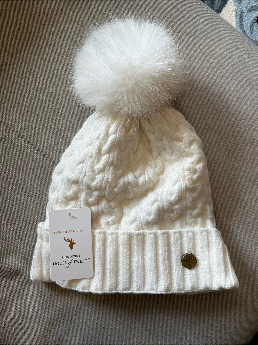 Women’s Cream Cable Knit Pom Beanie